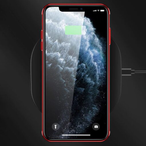 iPhone 11 ümbris silikoonist punaste läikivate servadega 1