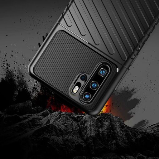 Huawei P30 Pro tugev silikoonist ümbris must värvi 4