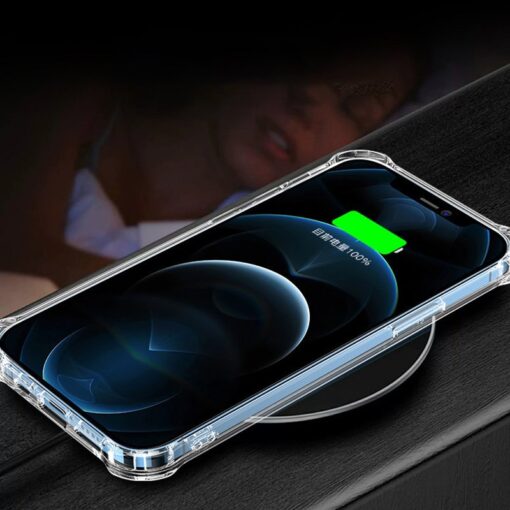iPhone 12 Pro Max silikoonist MagSafe tugevdatud nurkadega kaaned labipaistev 11