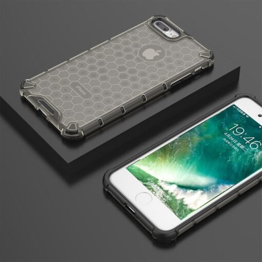 iPhone 8 Plus ja 7 Plus plastikust kargstruktuuri ja silikoonist raamiga umbris must 8